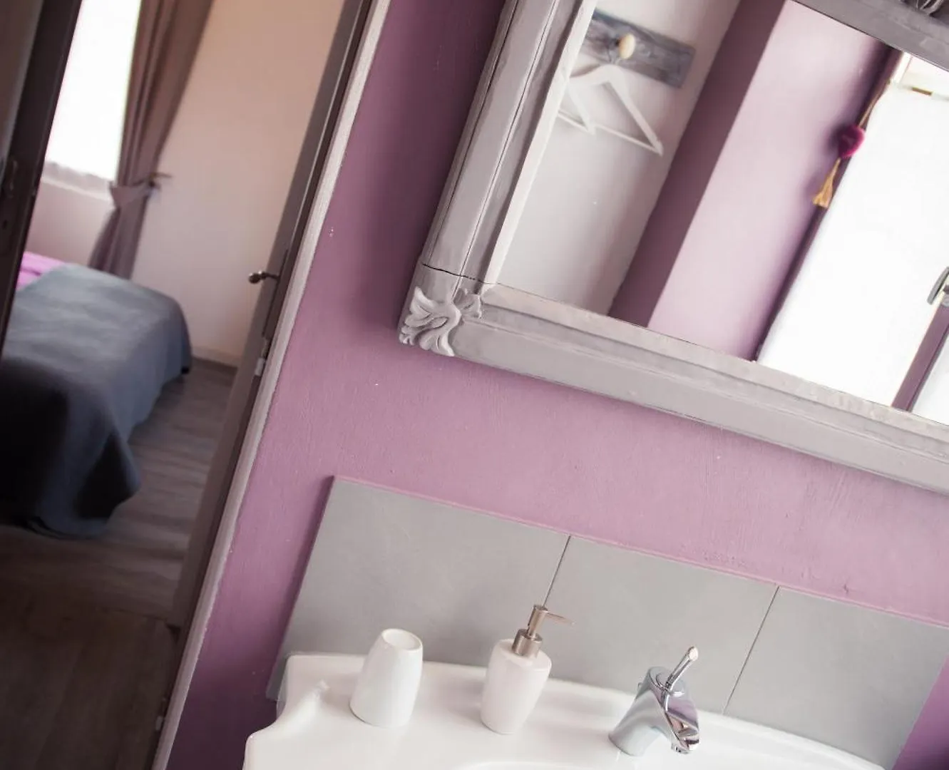 Tour-de-Faure Chambres D'Hotes La Combe De Redoles 0*,  צרפת
