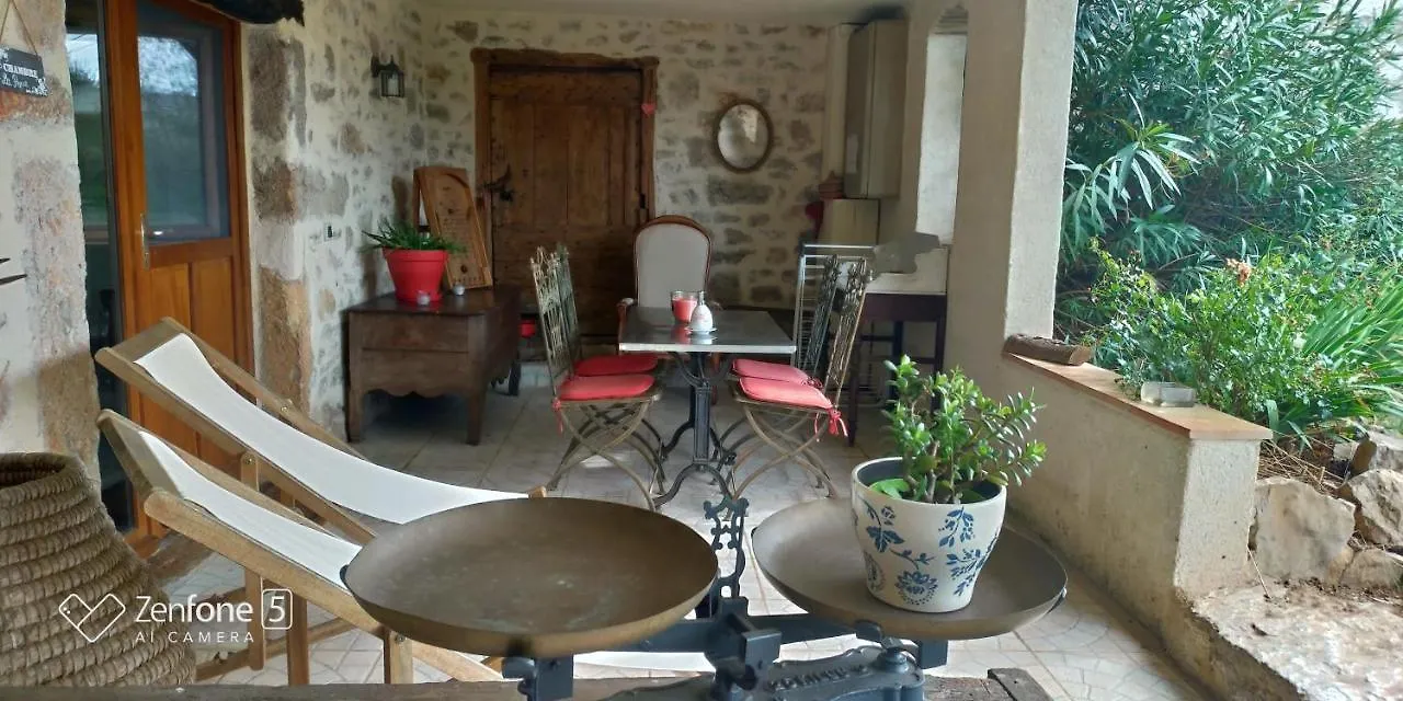 Chambres D'Hotes La Combe De Redoles Tour-de-Faure 0*,