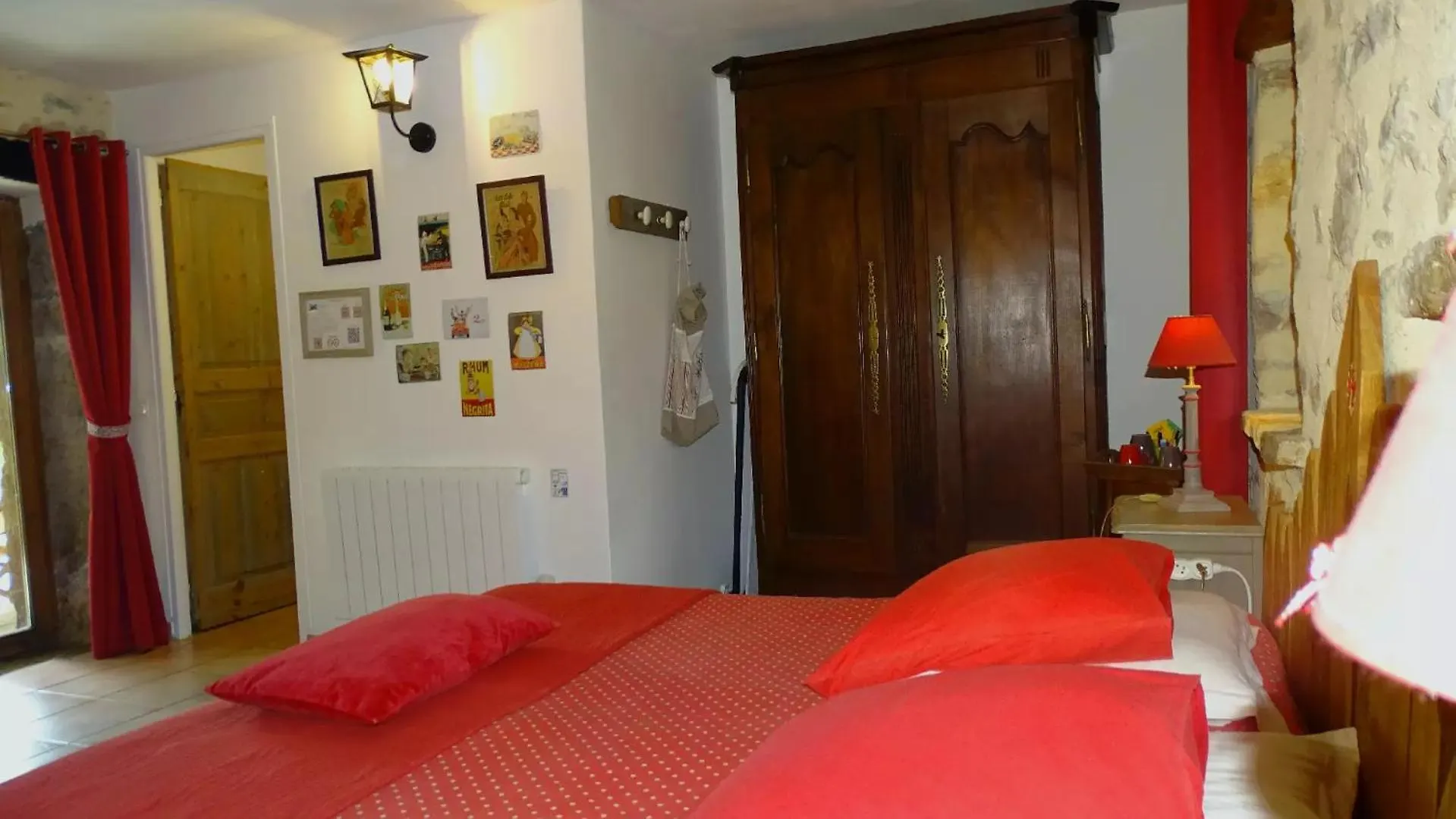 Chambres D'Hotes La Combe De Redoles Tour-de-Faure France