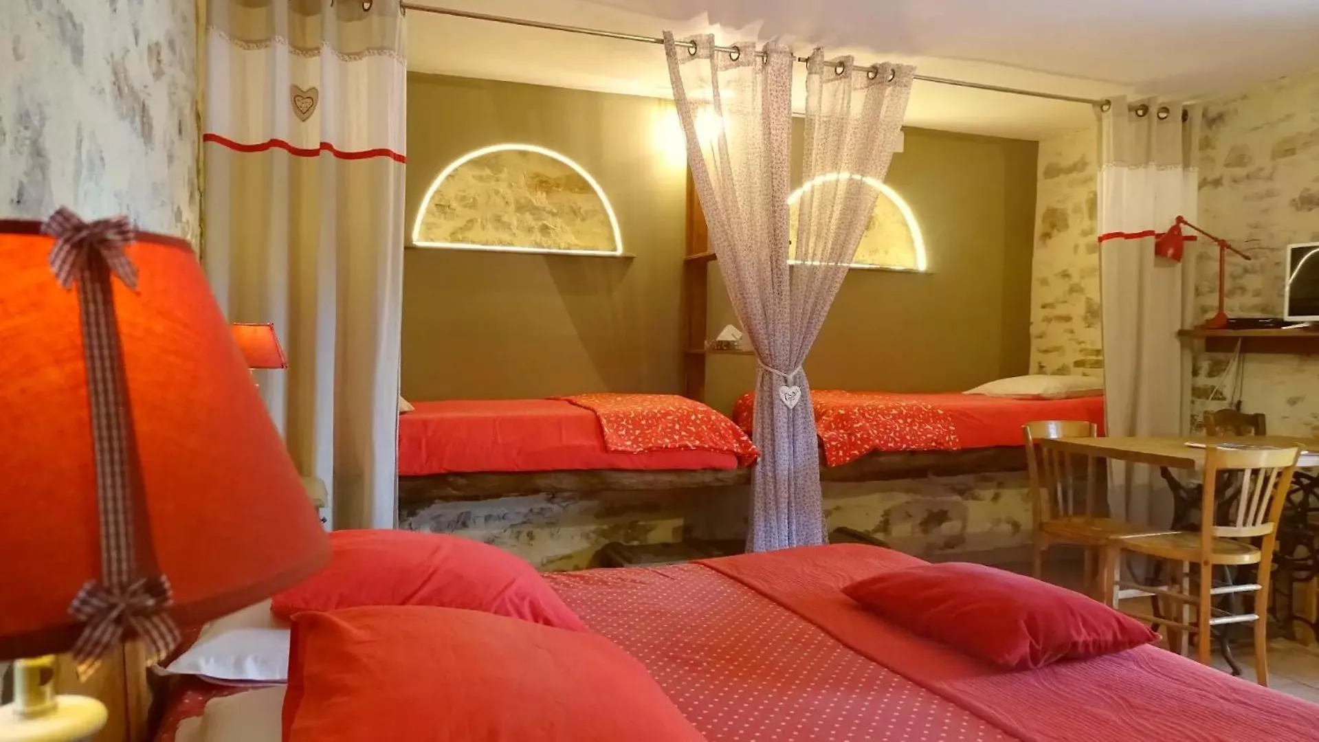 Chambres D'Hotes La Combe De Redoles Tour-de-Faure