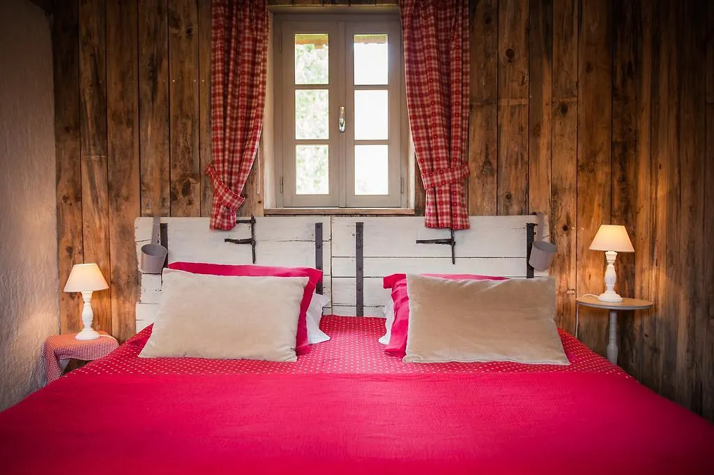 Guest house Chambres D'Hotes La Combe De Redoles Tour-de-Faure