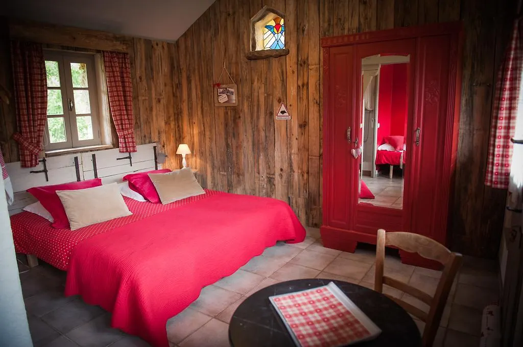 Chambres D'Hotes La Combe De Redoles Tour-de-Faure Guest house