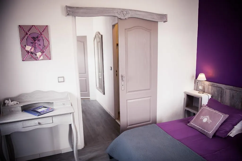 Guest house Chambres D'Hotes La Combe De Redoles Tour-de-Faure